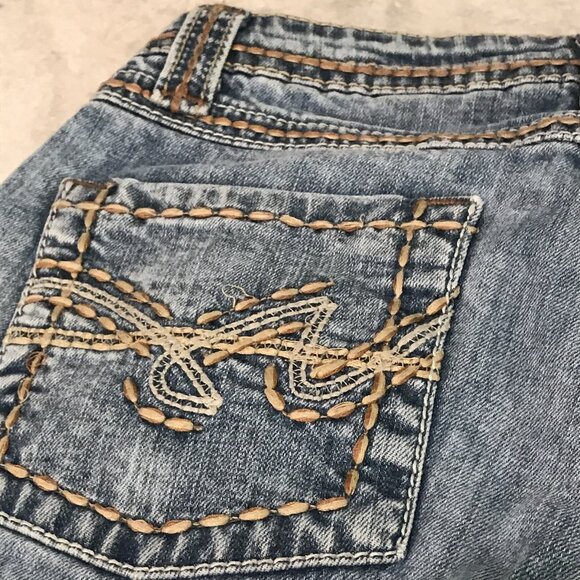 Cruel Girl Shorts Womens 3 Distressed Denim Embroidered Pocket Western Rodeo - Picture 3 of 7